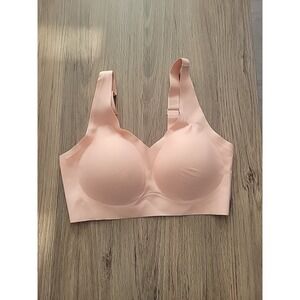 PRETTYWELL Seamless Bra Molded Cup Padded V Neck Wireless Bra Medium
